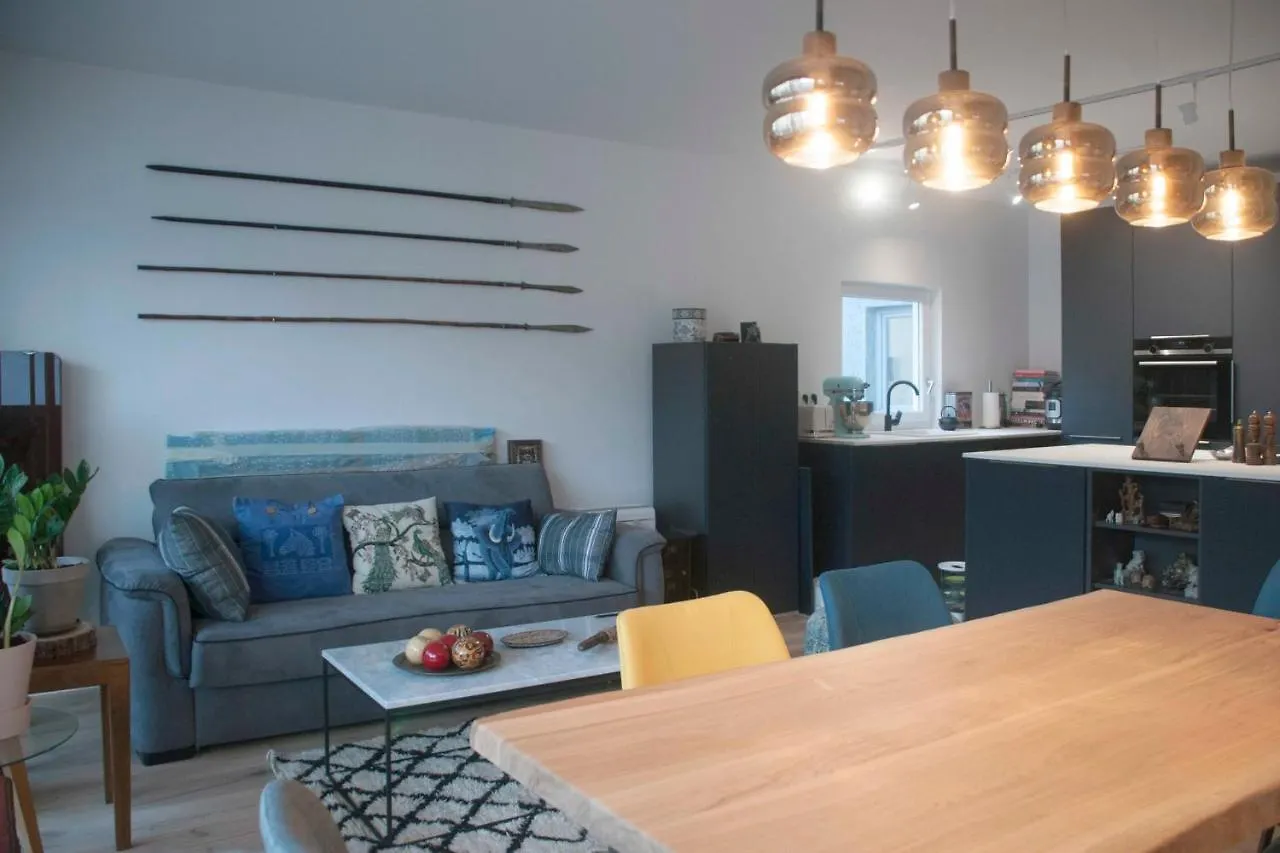 Nice Apt With Balcony Near Centquatre Paris France